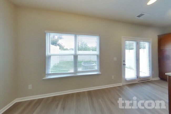 Photo - 202 Ashmere Ct