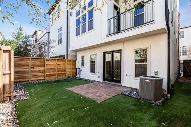 Photo - 2711 Arabelle Grove