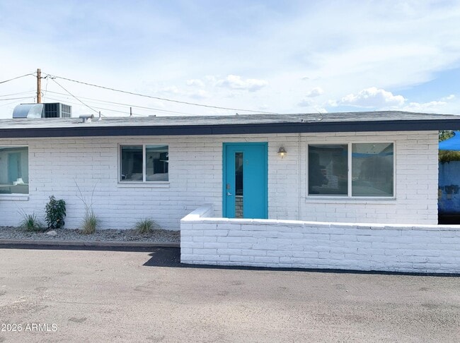 Building Photo - 3141 N 37th St Unit 14