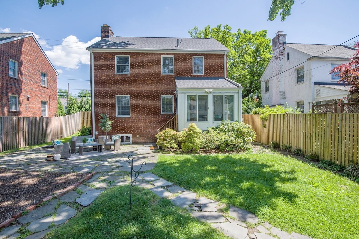 Photo - 9412 Colesville Rd (Silver Spring, MD)