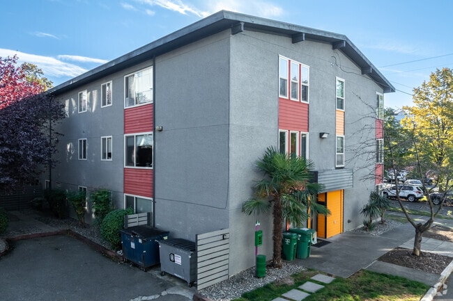 844 BG HANDEL APTS