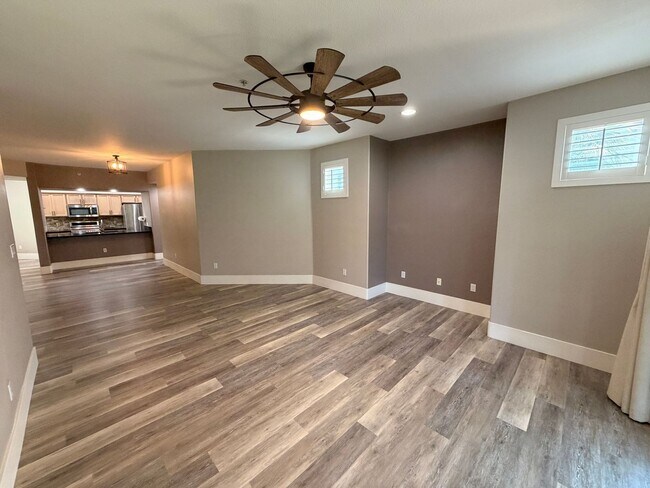 7401 W Arrowhead Clubhouse Dr Unit 1040