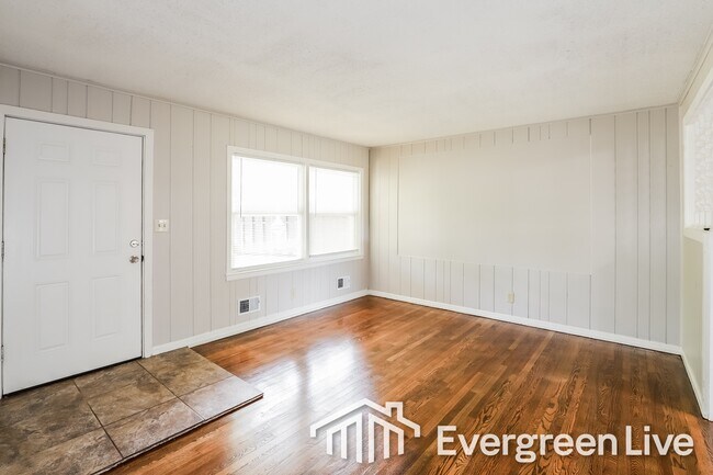 Photo - 9512 Bennington Ave