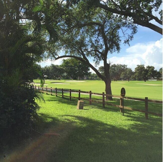 Photo - 10740 S Golfview Dr