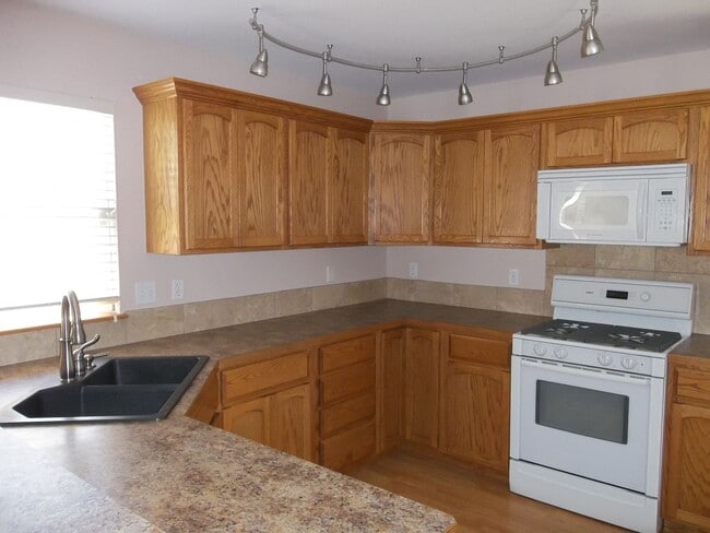 Photo - Beautiful 5 Bedroom Home in Heart of Loveland