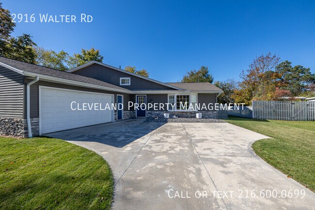 Photo - 2916 Walter Rd