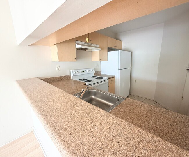 Photo - 960 Lake Victoria Dr