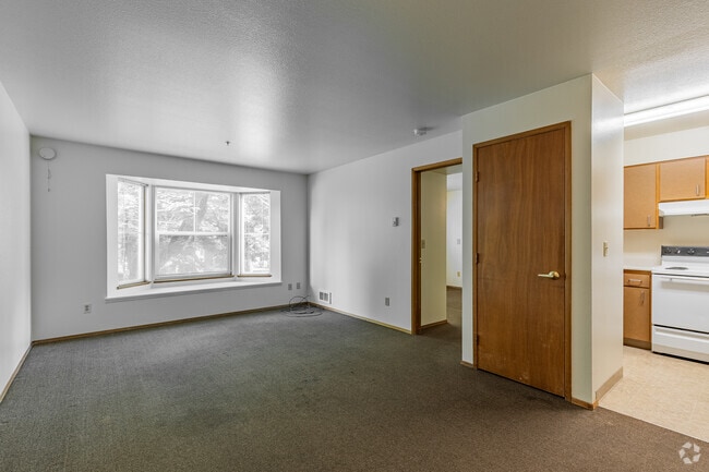 1BR, 1BA - 548SF - Living Room