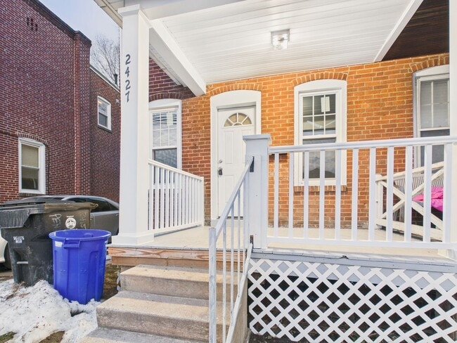 Building Photo - Charming 2 Bedroom Single Family on Penn St