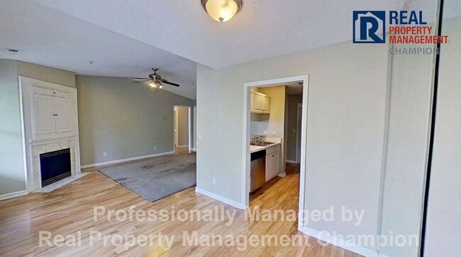 Photo - Spacious Upper Level Condo w/Open Floorplan and Split Bedrooms Unit G