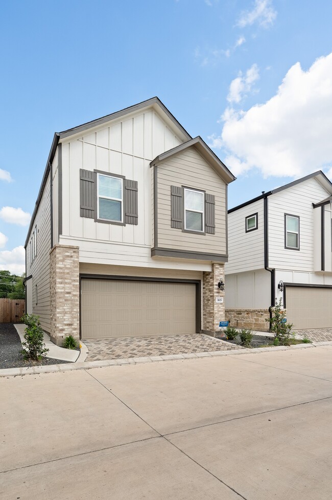 Photo - 3115 Skyrock Dr