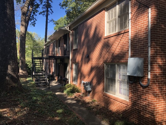 Photo - 139 E Hill St