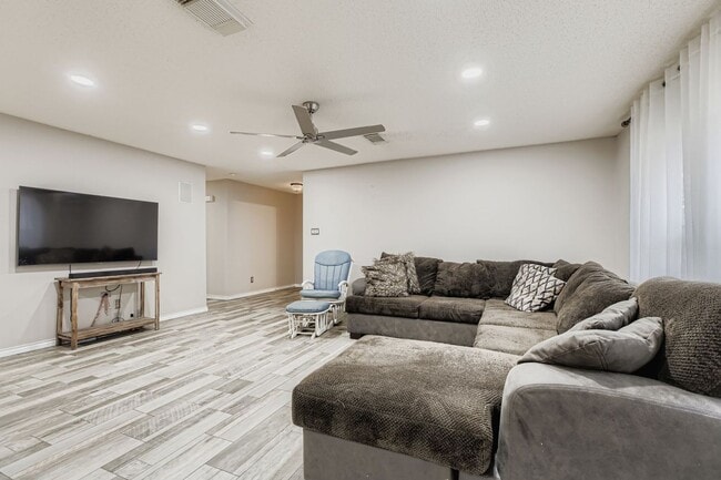 Photo - Stunning 3 bedroom home with Easy access t...
