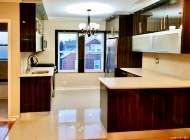 Building Photo - 99-15 Ascan Ave