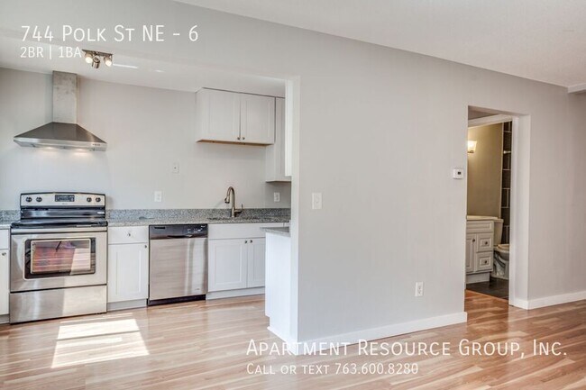 Photo - 744 Polk St NE Unidad 6