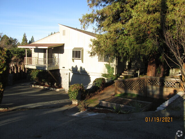 Building Photo - 1745 NE Foothill Blvd Rental