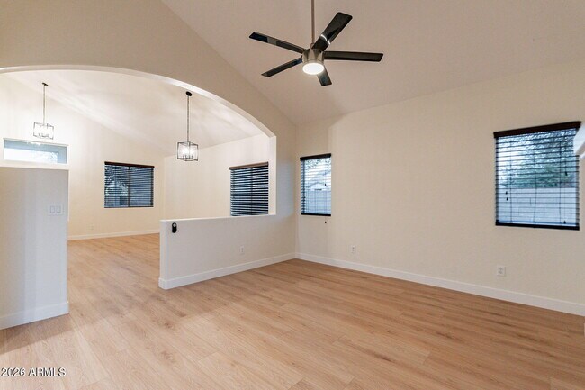 701 W Gibson Ave