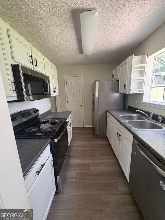 303 Holly Ct