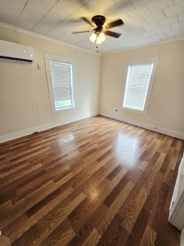 Photo - 18 N Avenue C