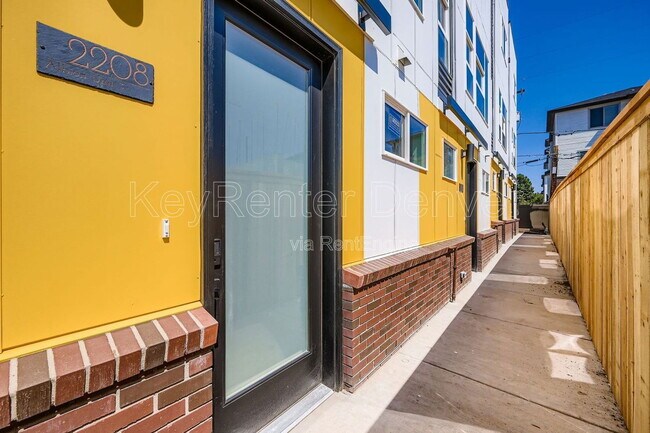 Photo - 2208 S Albion St Unit 3