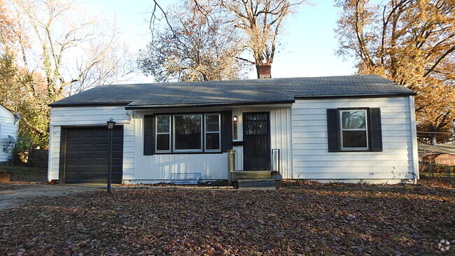 Building Photo - 3bed/2full bath in Raytown Rental