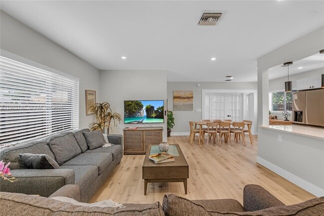 Photo - 1204 NE 7th St