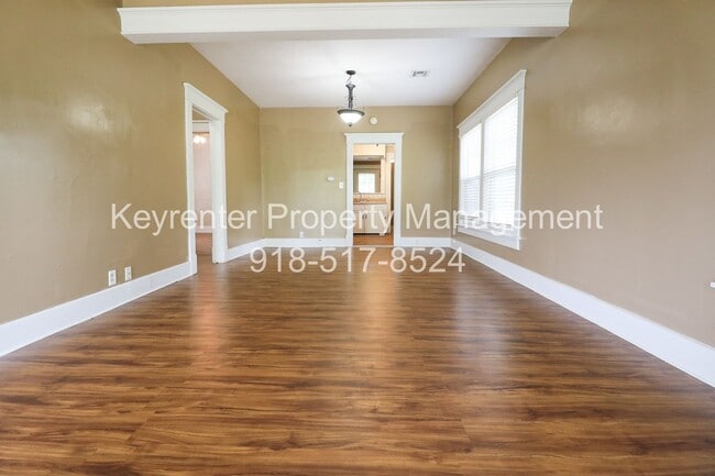 Photo - 3 Bed 1 Bath in beautiful location!