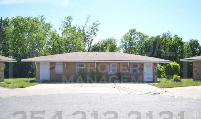 Building Photo - 802 Pecan Cir Unit A Rental