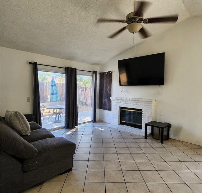 Photo - 738 Trixis Ave