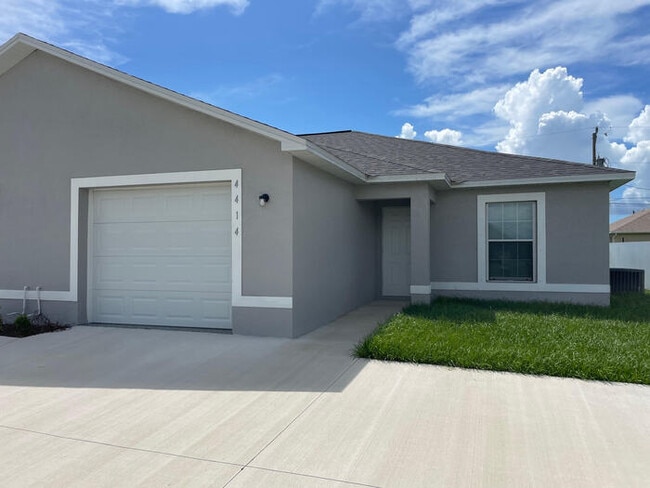 Building Photo - SW Cape Coral Duplex Unit