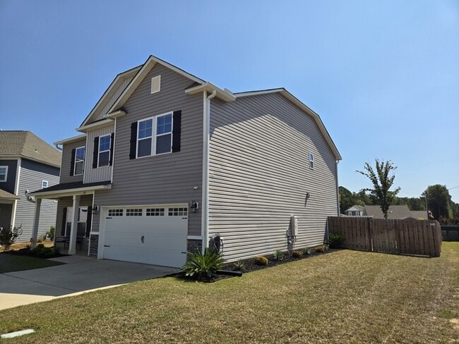 Photo - Brand new 5 bed room home in Chapin