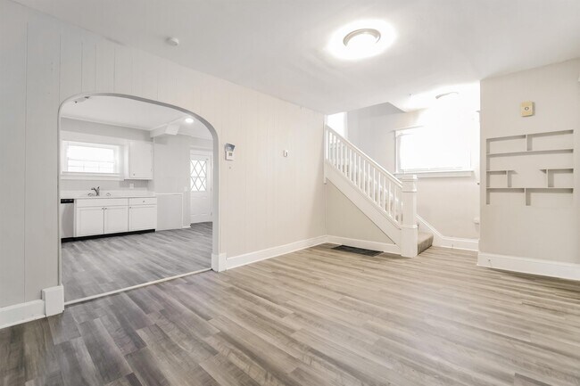 Photo - 196 Butler Ct