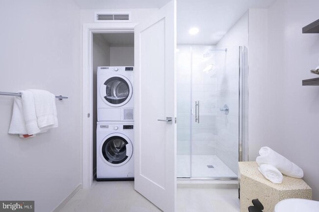 1211 Van St SE Unit 1010