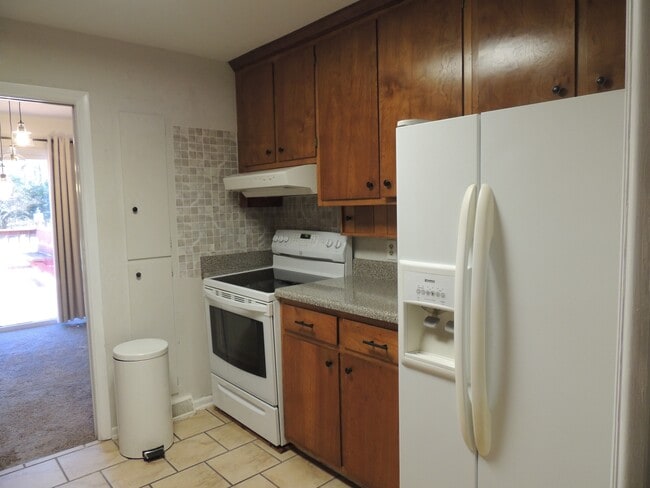 Photo - 2549 Bogese Dr