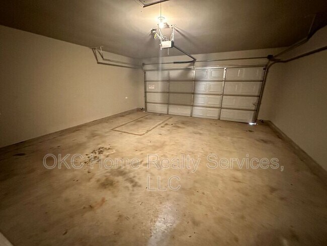 Photo - 1933 Autumn Way