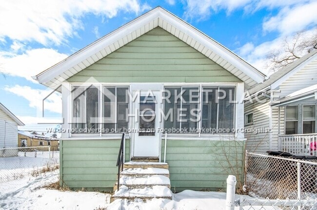 Building Photo - 15751 Fairfield St Rental