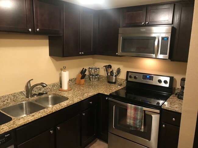 Building Photo - Reed Drive Unit 2217-B Reed Drive