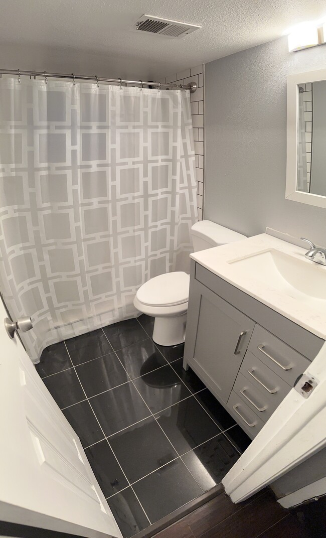 Photo - 11927 Lavinia Way