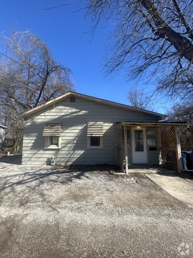 Building Photo - 617 Leonard St Rental