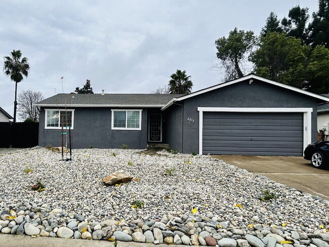 Building Photo - 2213 N Cirby Way