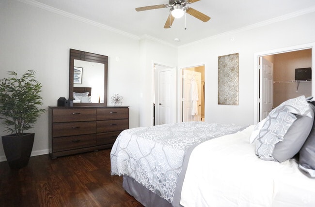 2BR/2BA -1087SF