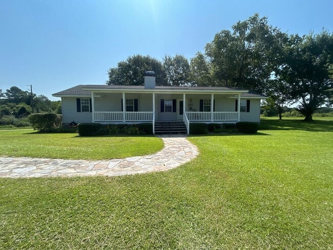 Photo - 3 bedroom/2 bath rental home on Ashmore Barden Rd - Lincolnton, GA - $1800/month - price includes...