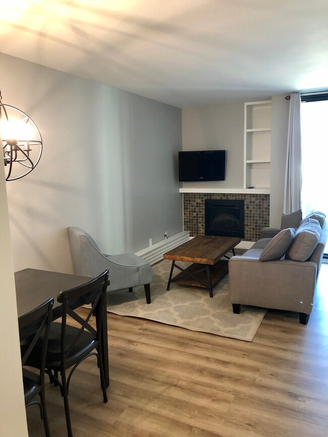 Building Photo - 300 M St SW Unit N102