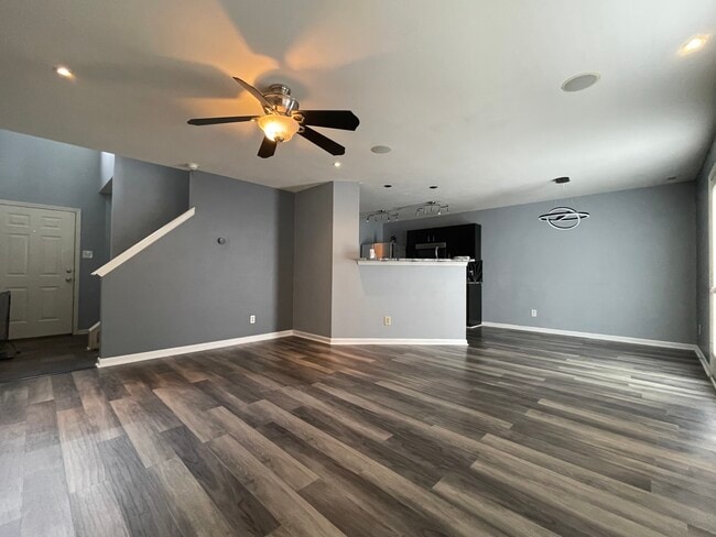 Photo - 1711 Lynford Dr