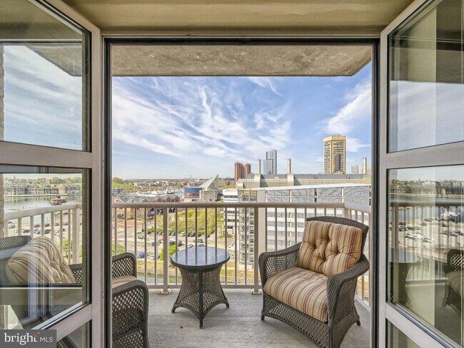 Photo - 250 S President St Unit 806