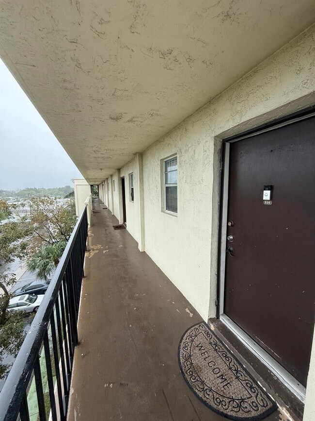 Building Photo - 220 SW 9th Ave Unit 516