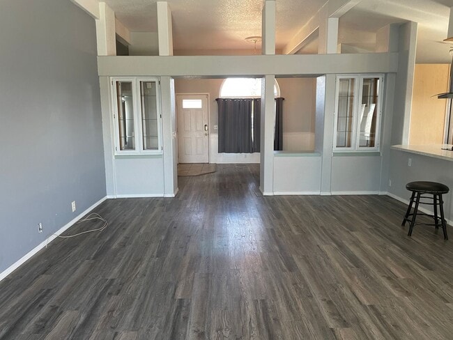 Photo - Sweeping Views of Cascade Valley