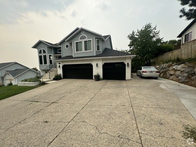 Building Photo - Windsor ( Private) Rental