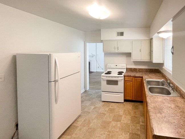 Photo - 230 S Hillsdale Dr