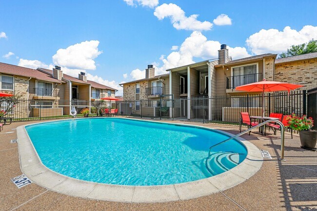 Sparkling pool and patio - Broadmoor Place Apartments